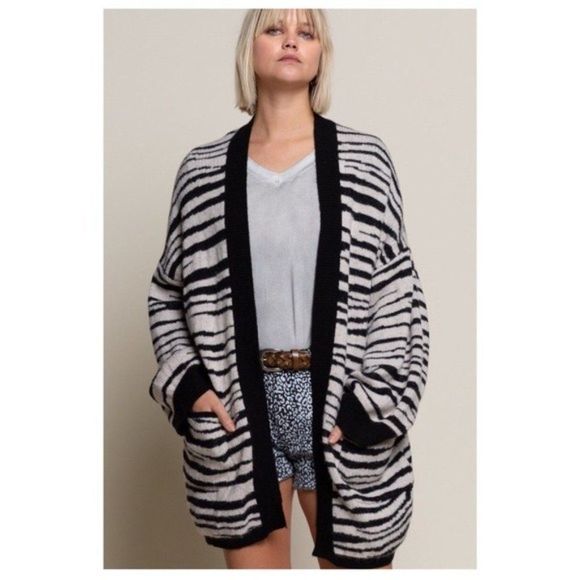𝅺cardigan Black & White Zebra Pattern - Picture 6 of 11